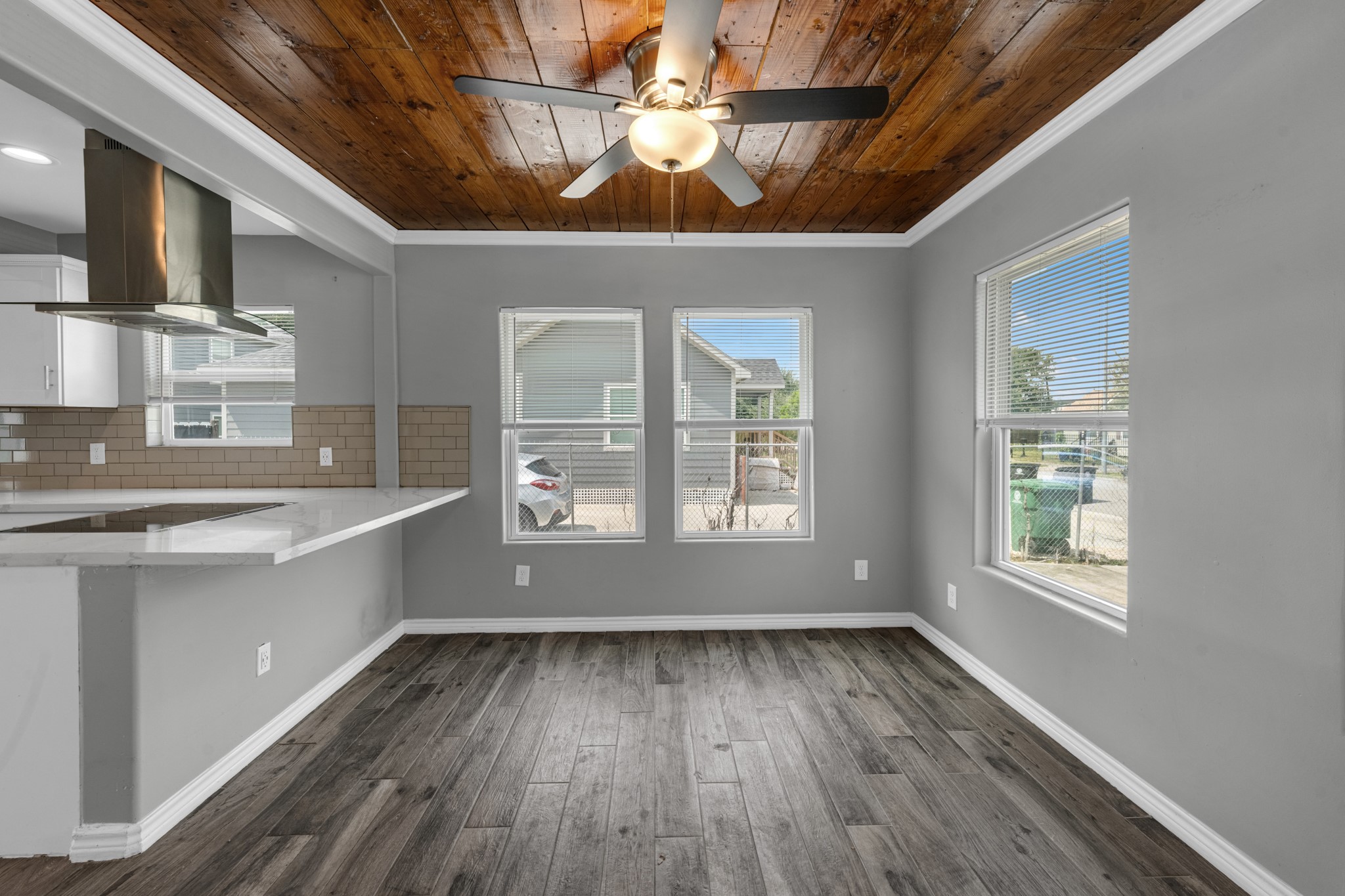 5534 Hillman Street Property Photo 4