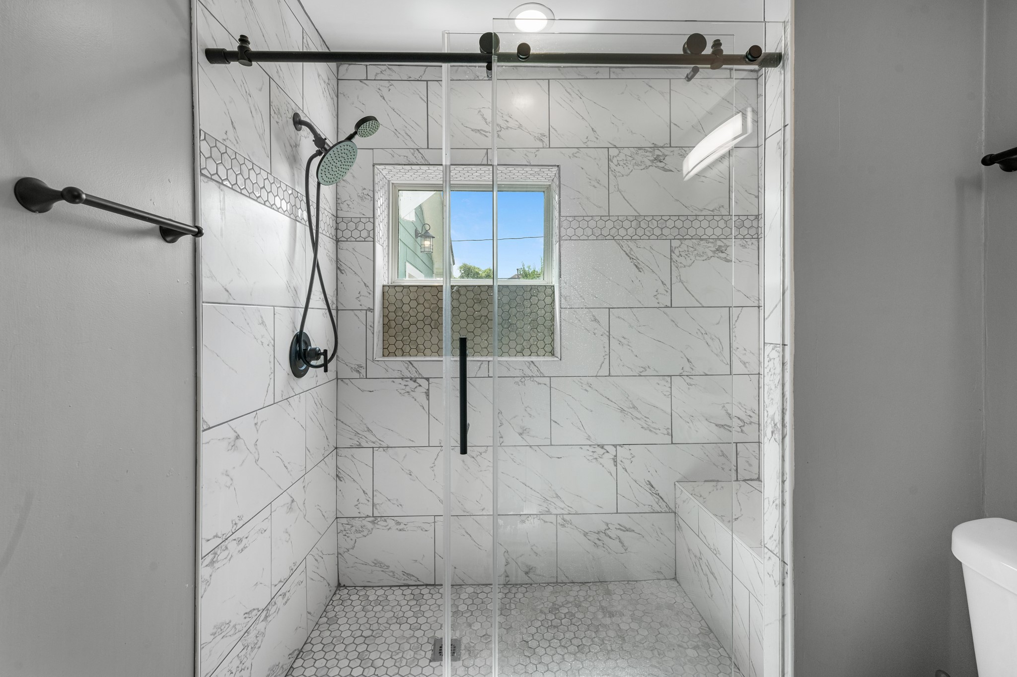 5534 Hillman Street Property Photo 6