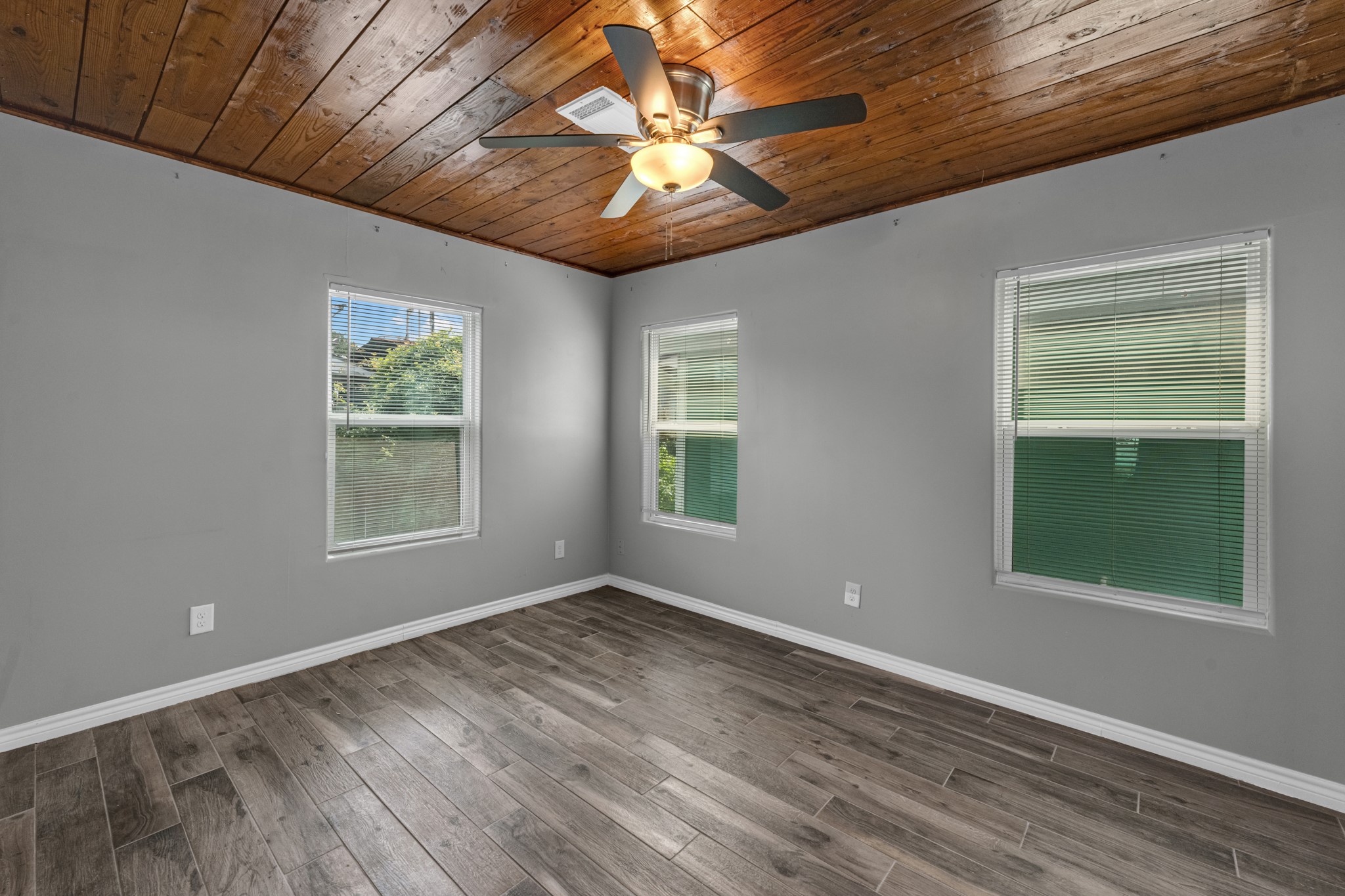 5534 Hillman Street Property Photo 7