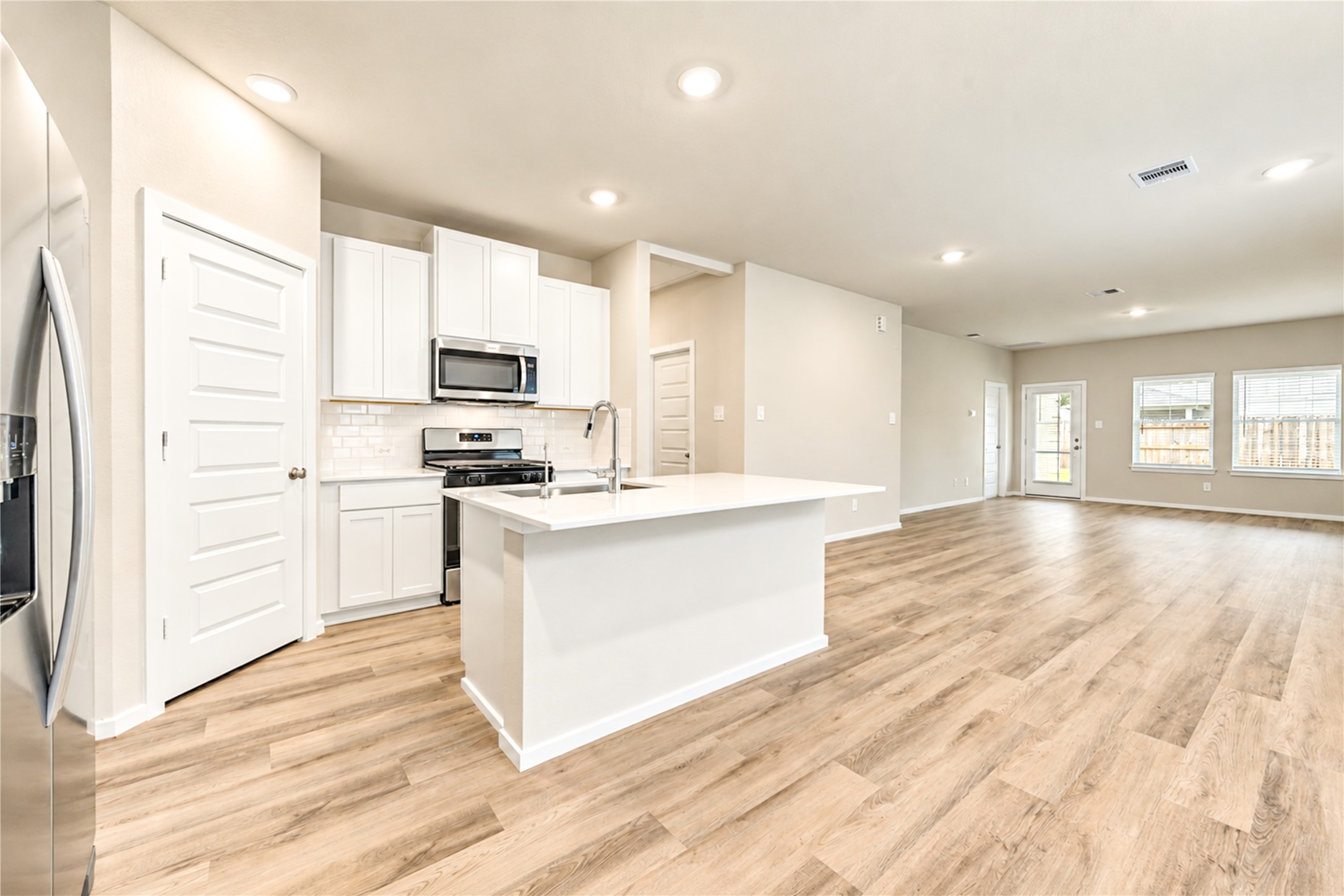 18539 Landing Meadows Lane Property Photo 3