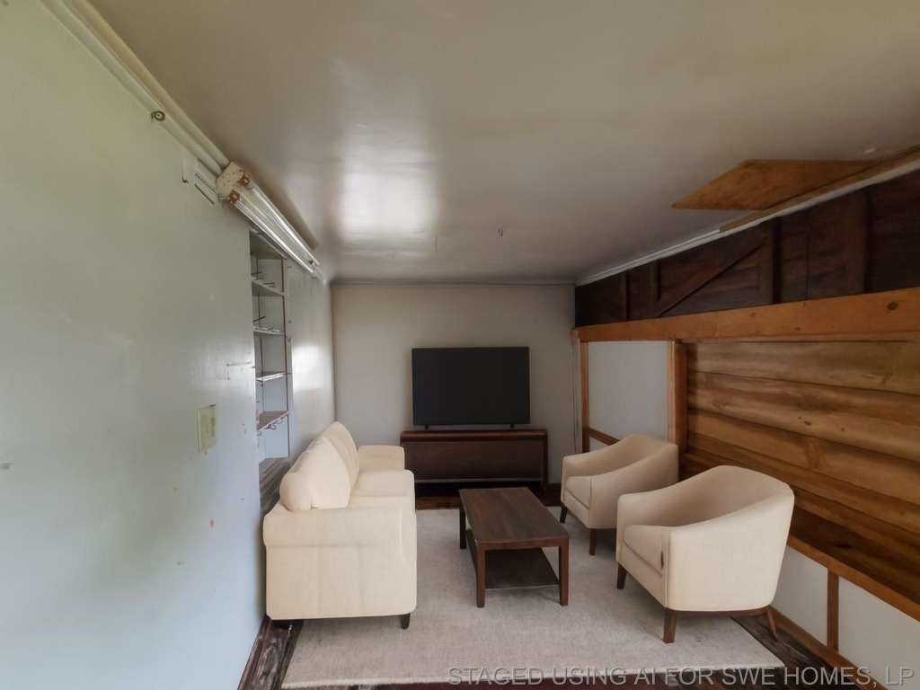 204 E Bryan Avenue Property Photo 4