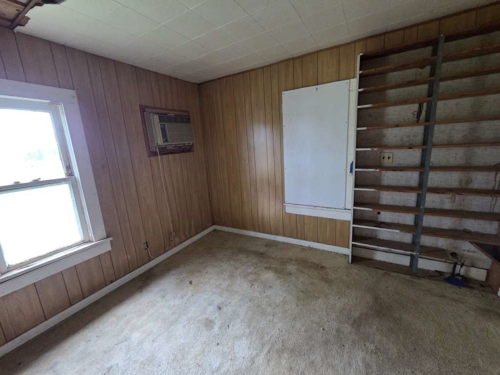 204 E Bryan Avenue Property Photo 5