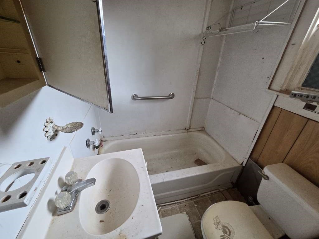 204 E Bryan Avenue Property Photo 11