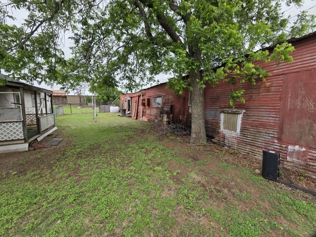 204 E Bryan Avenue Property Photo 14