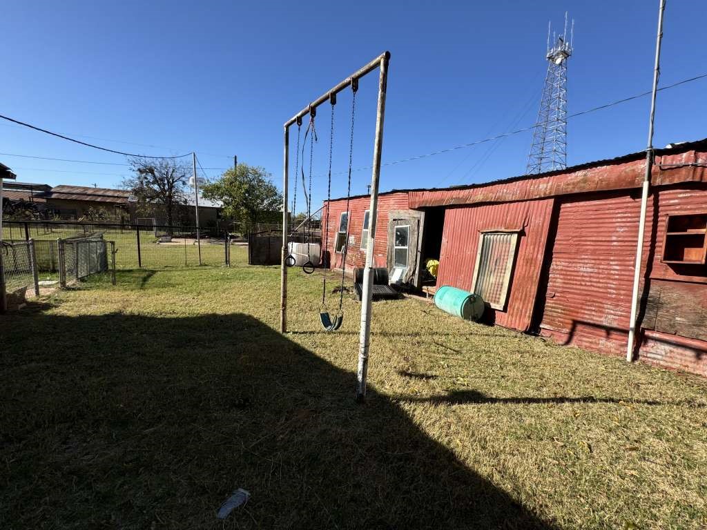 204 E Bryan Avenue Property Photo 15