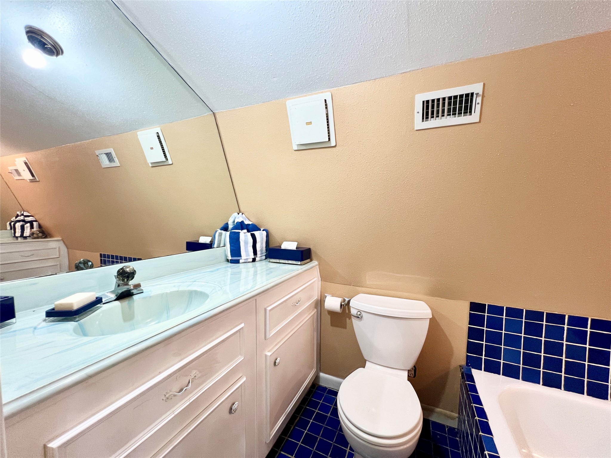 1 Hilltop Circle Property Photo 31