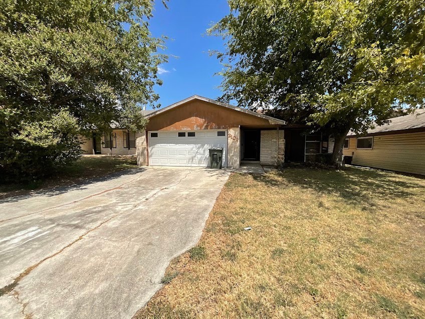 2101 Corona Drive Property Photo 1
