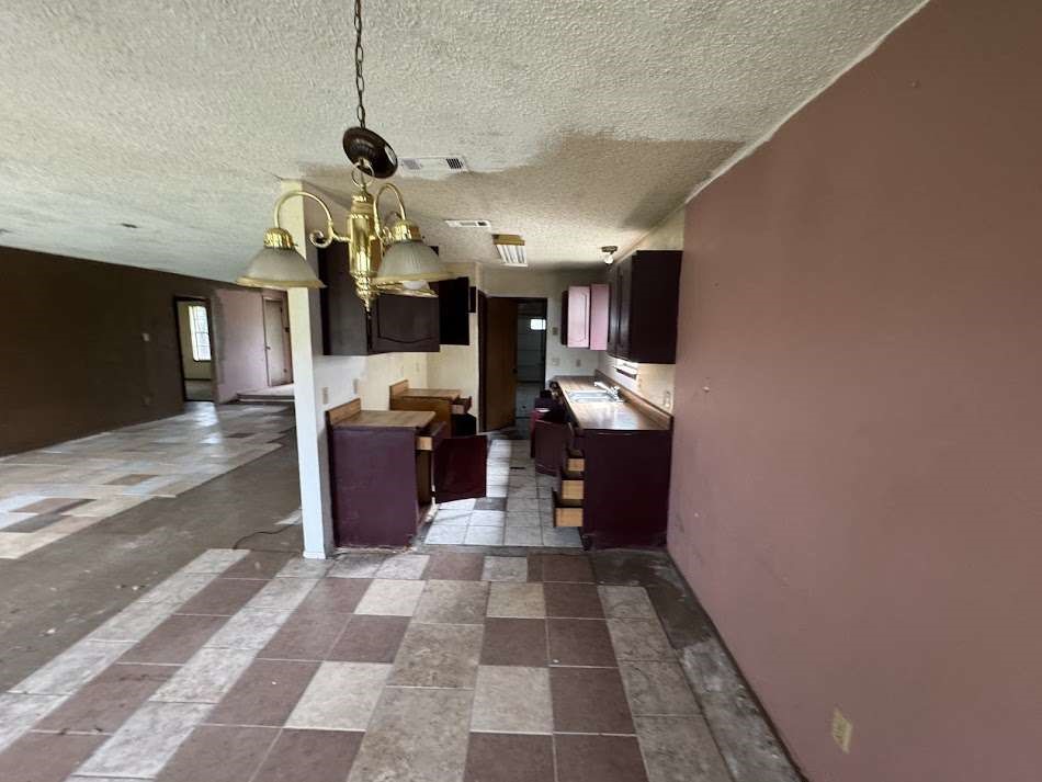 2101 Corona Drive Property Photo 5