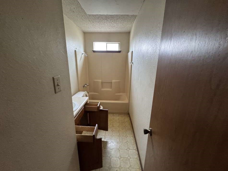 2101 Corona Drive Property Photo 10