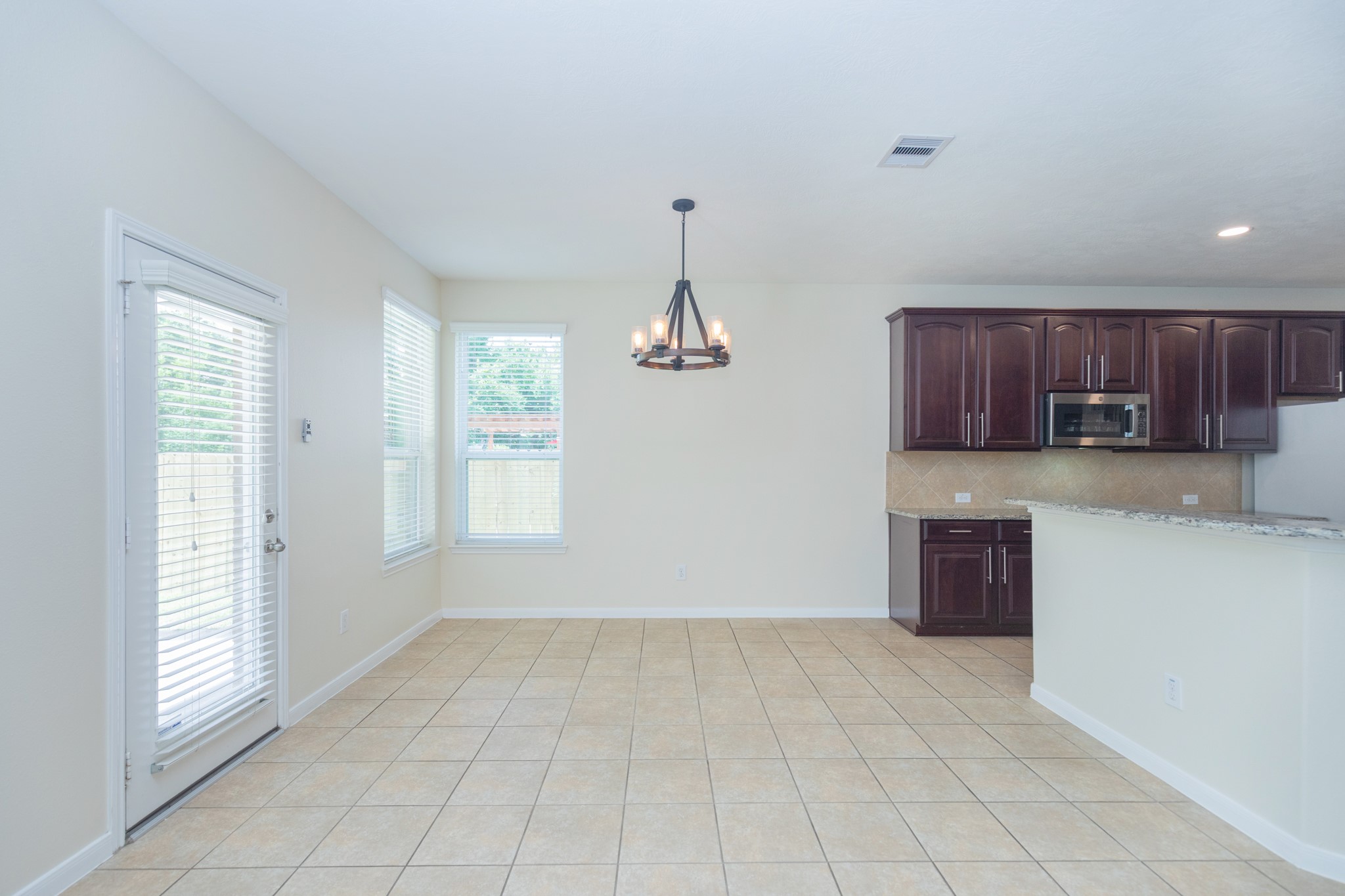 3023 London Lane Property Photo 16