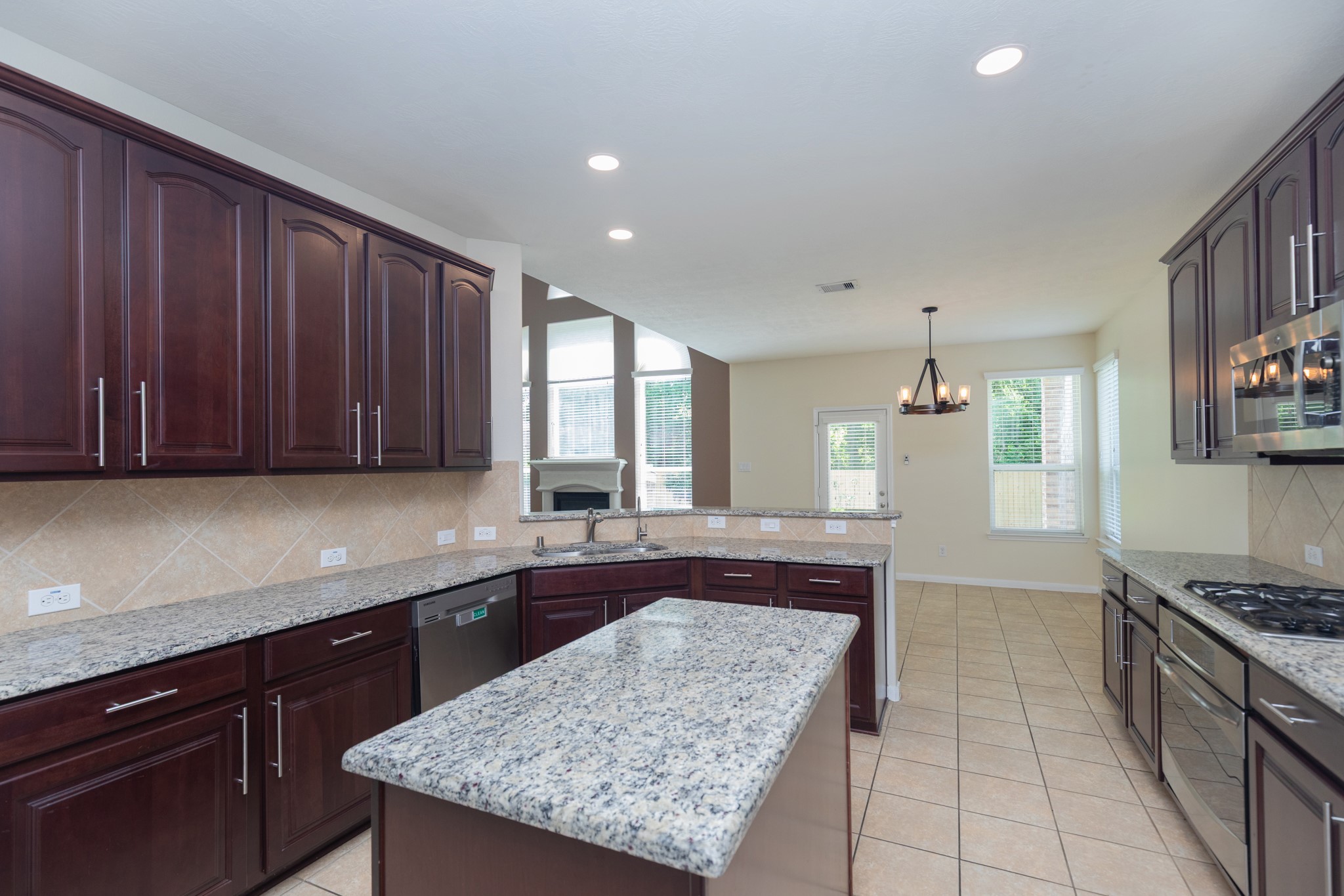 3023 London Lane Property Photo 19