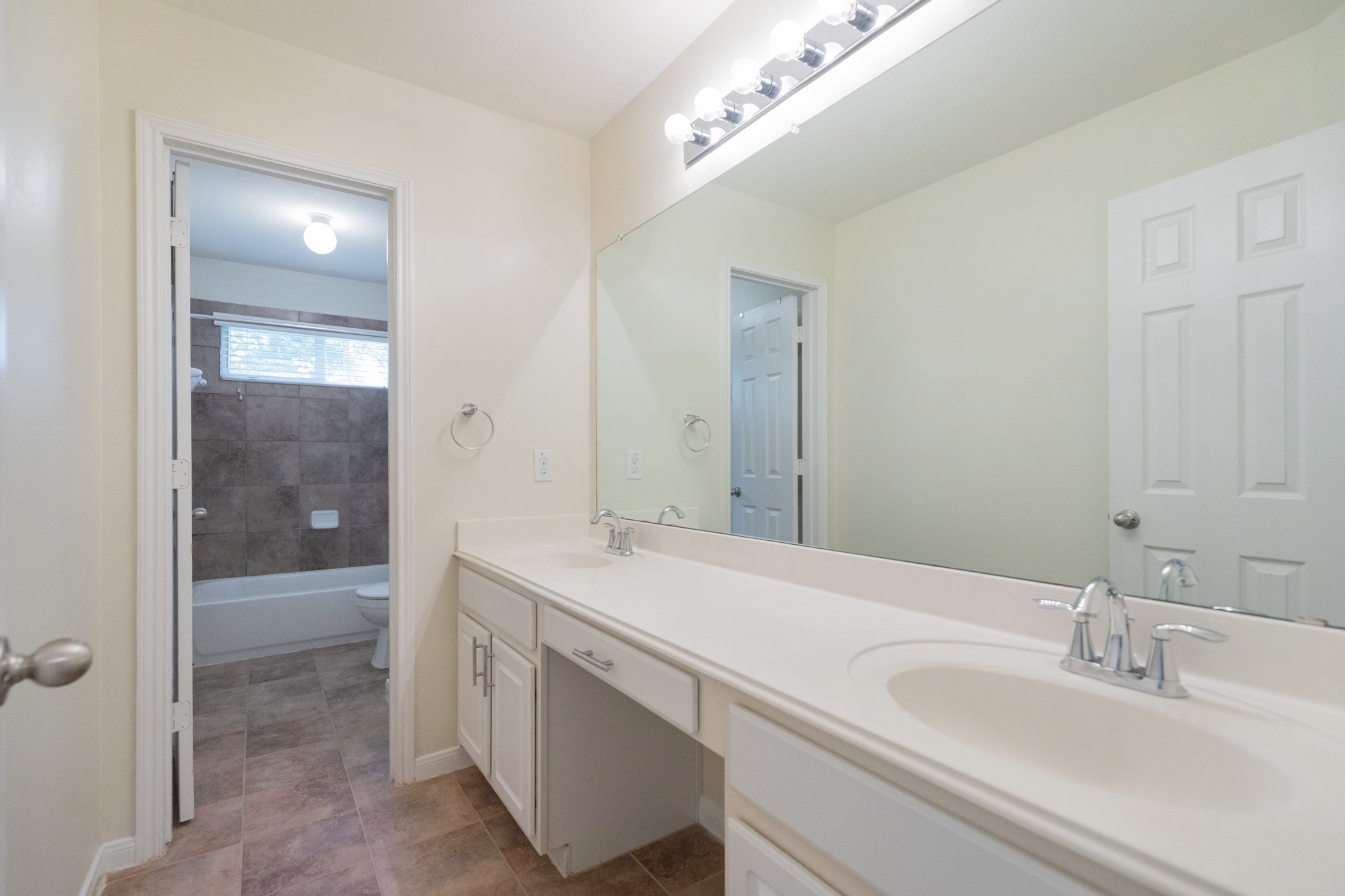 3023 London Lane Property Photo 35