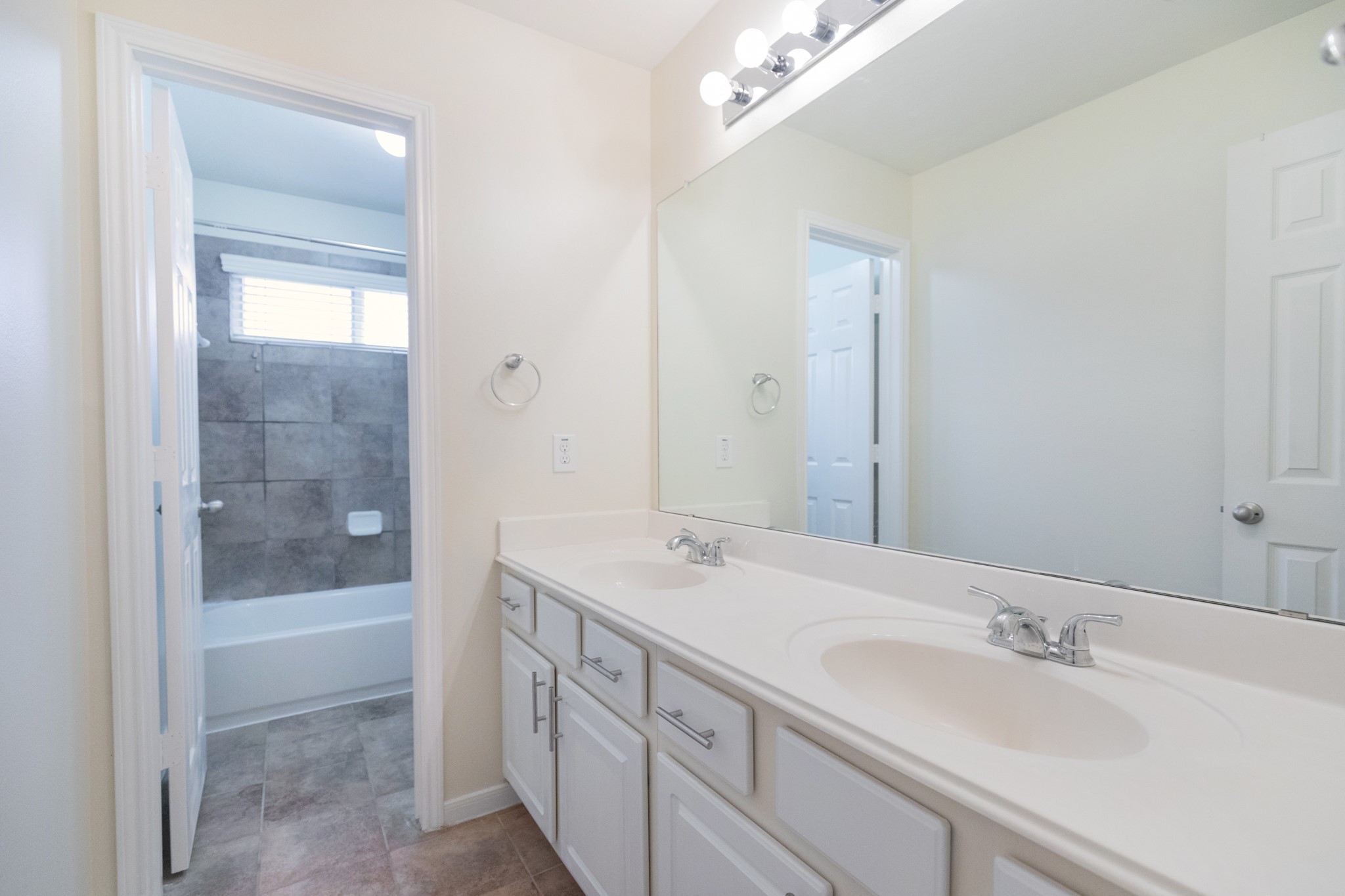 3023 London Lane Property Photo 38