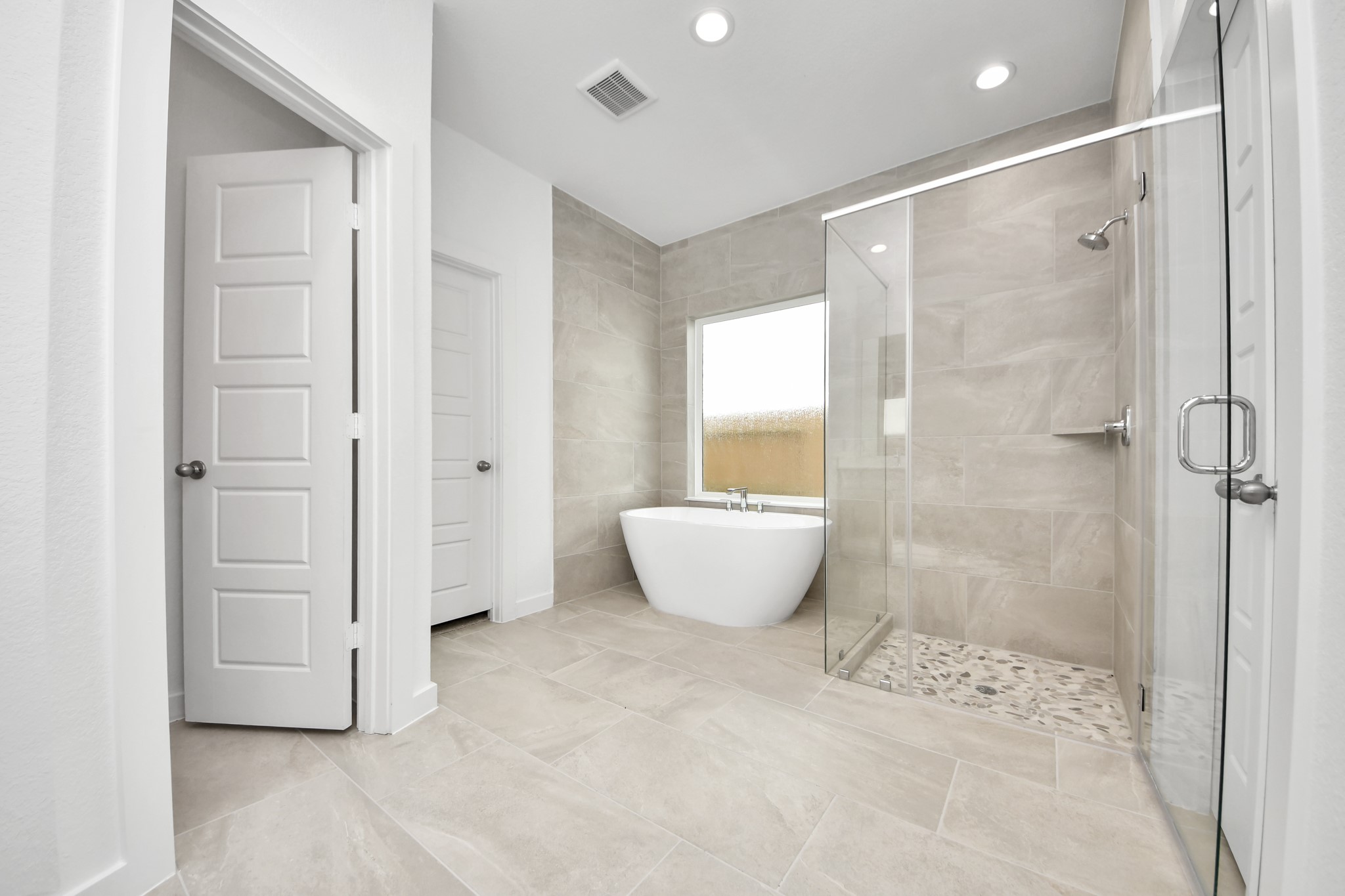2114 Della Lakes Court Property Photo 19
