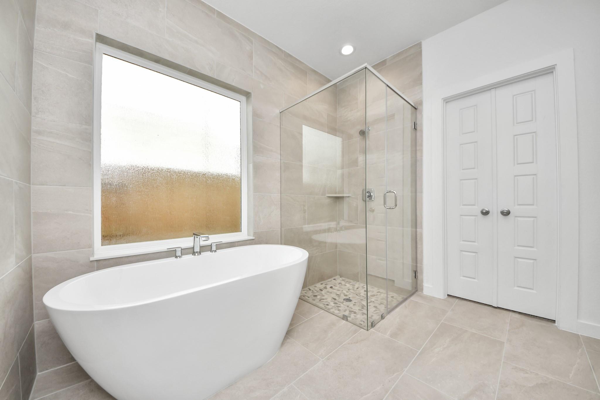 2114 Della Lakes Court Property Photo 20