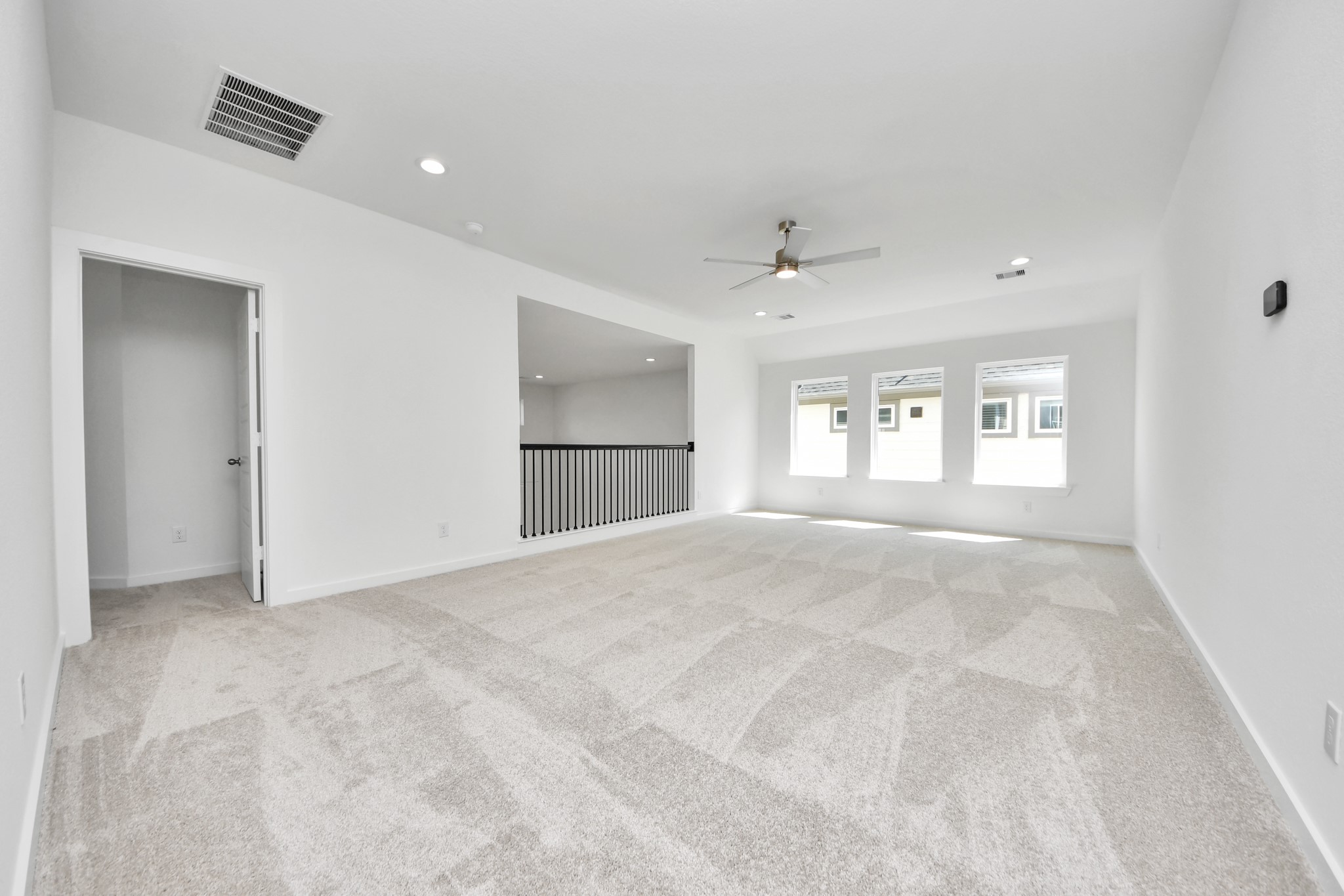 2114 Della Lakes Court Property Photo 25