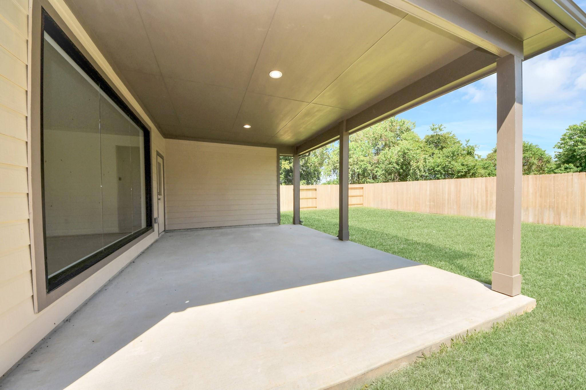 2114 Della Lakes Court Property Photo 32