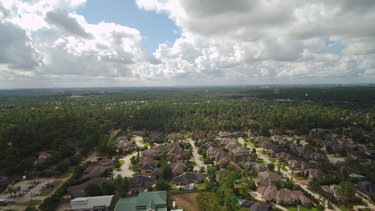 8220 Louetta Road Property Photo 2