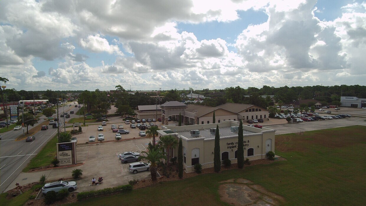 8220 Louetta Road Property Photo 4