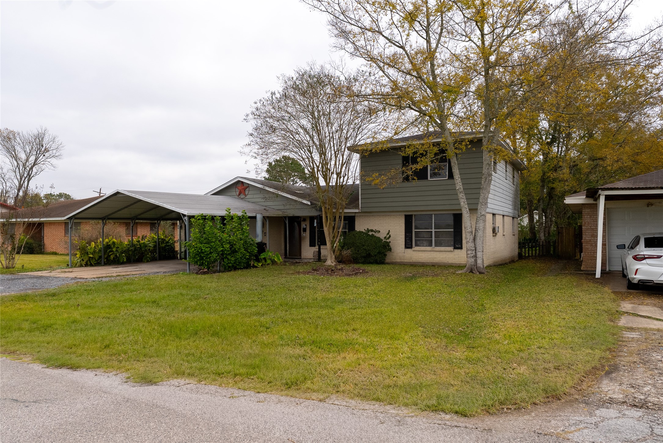 575 Eldridge Drive Property Photo 5