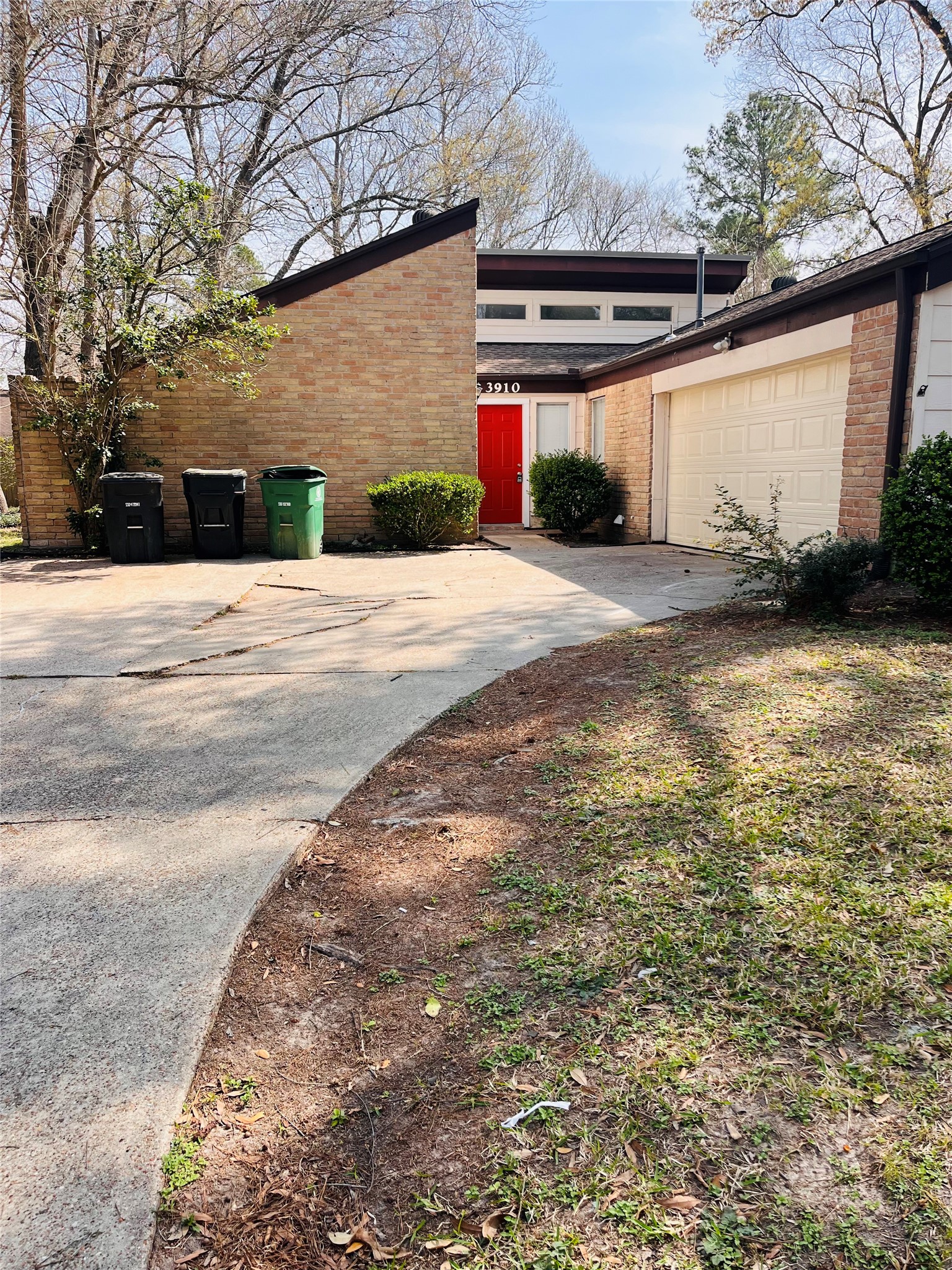 3910 Hidden Glen Drive Property Photo 3