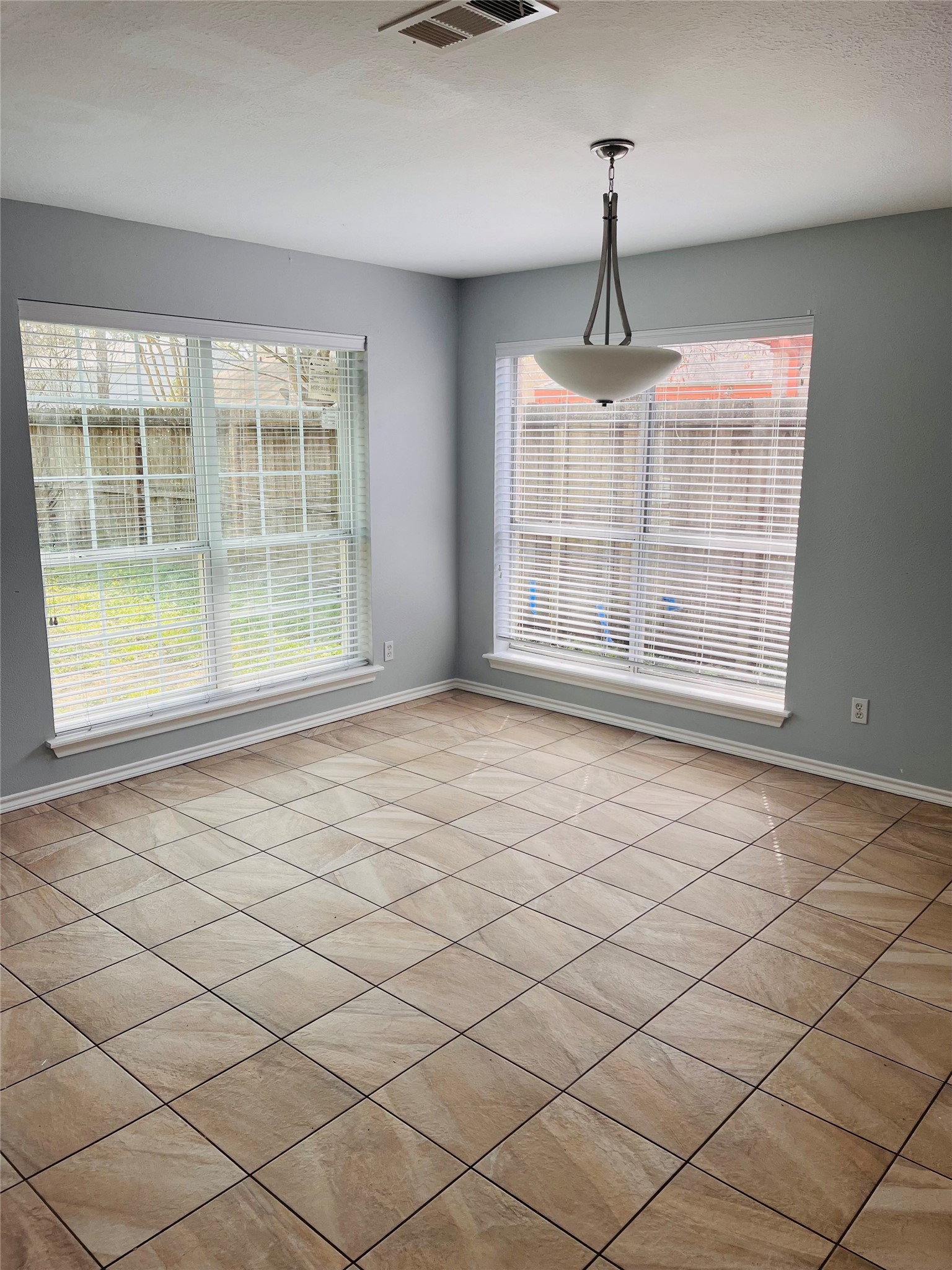 3910 Hidden Glen Drive Property Photo 6