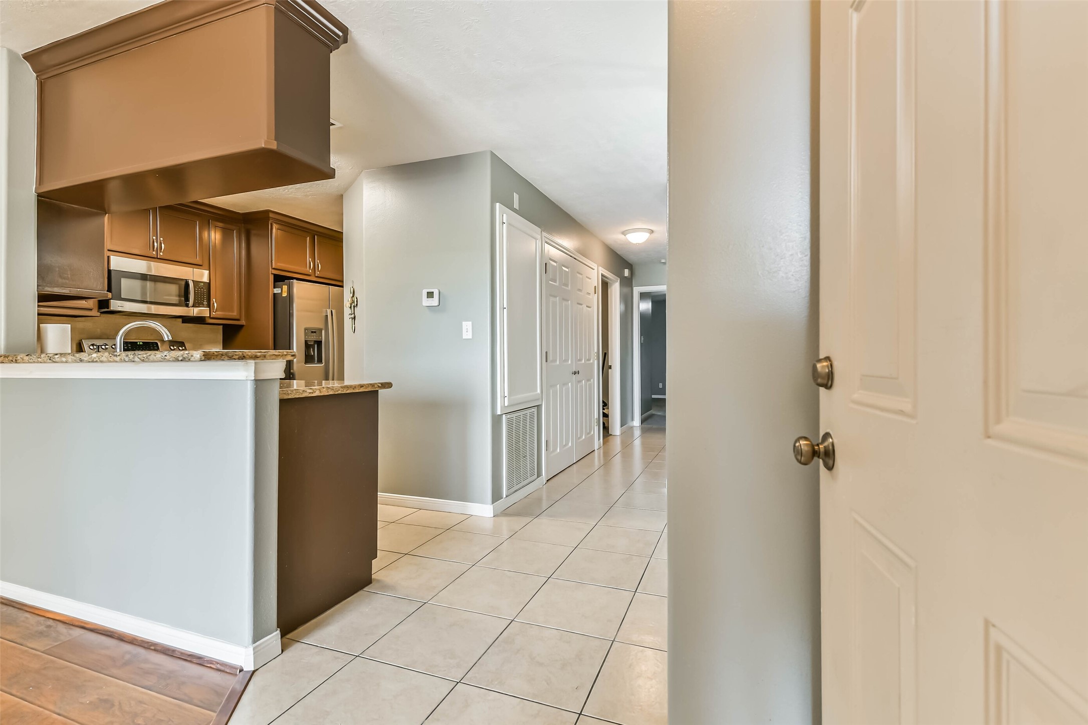 2501 Gulf Freeway 243d Property Photo 6