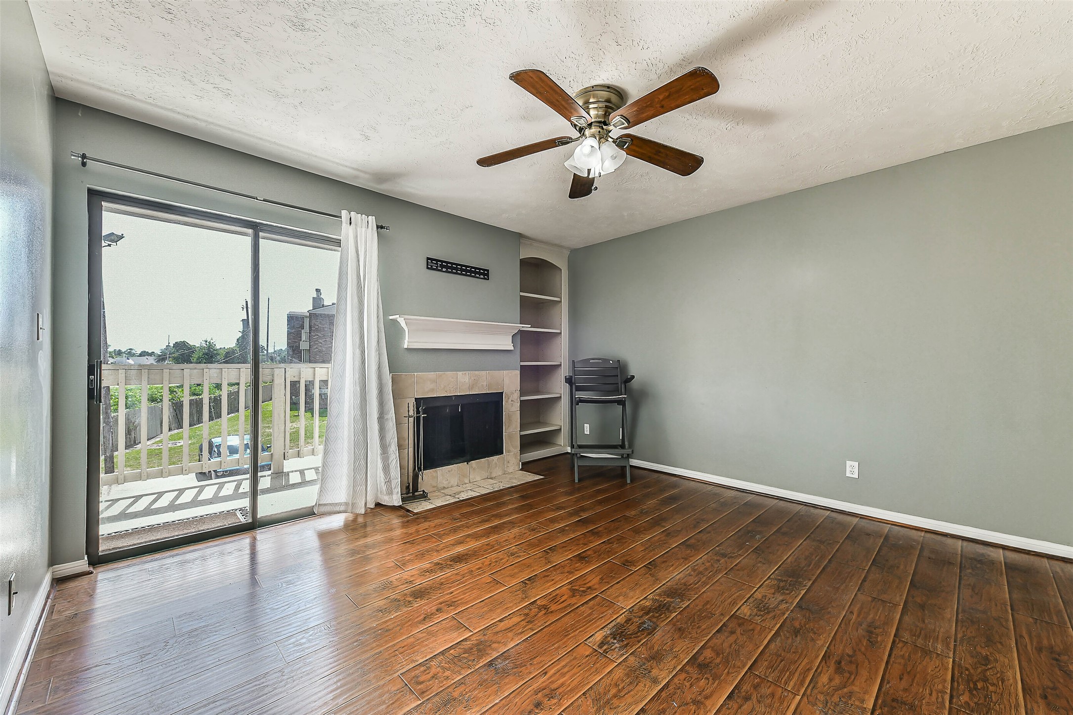 2501 Gulf Freeway 243d Property Photo 7