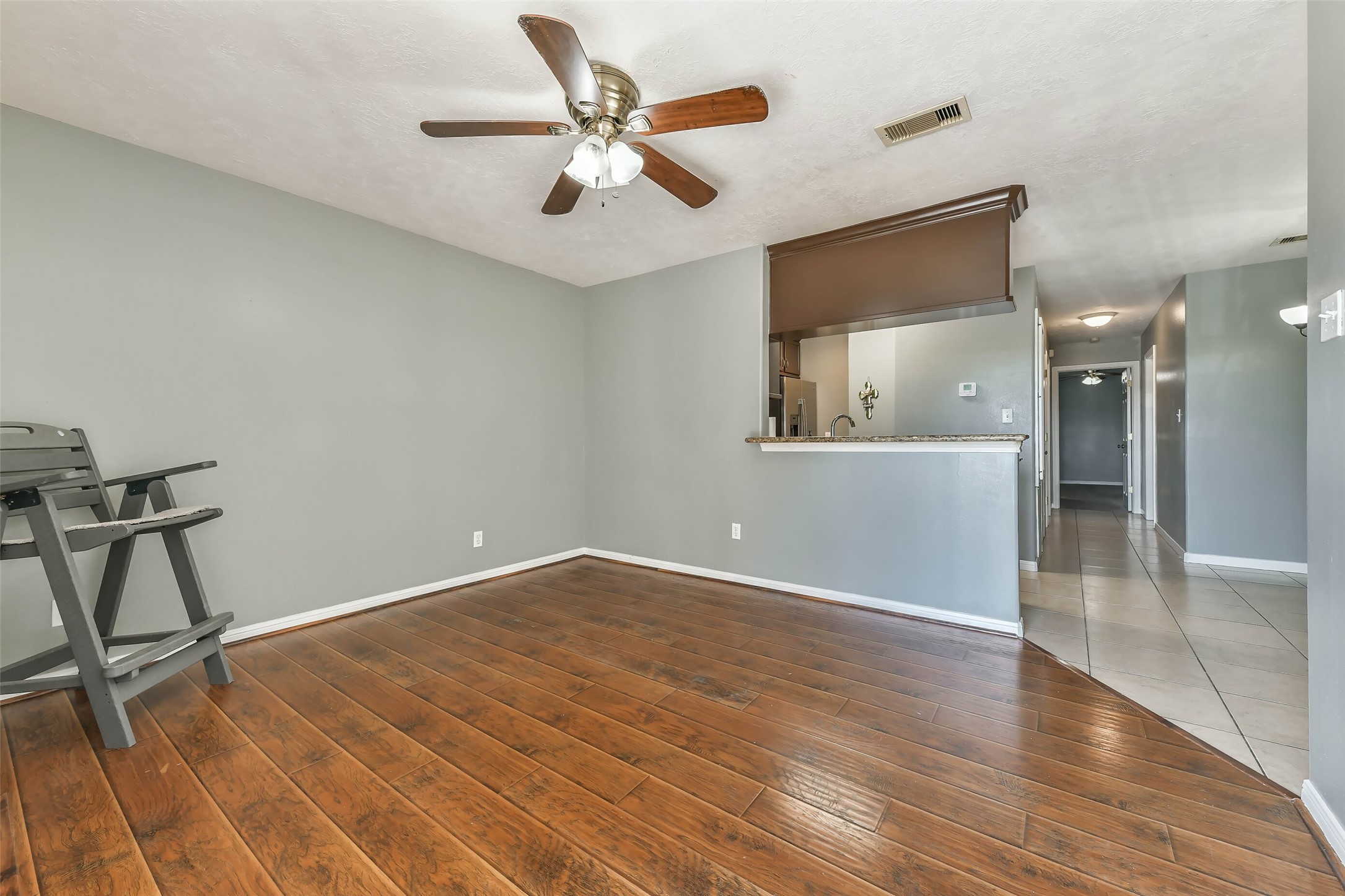2501 Gulf Freeway 243d Property Photo 9