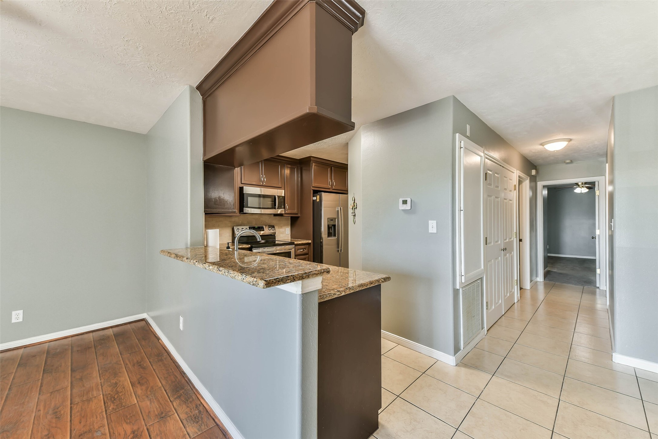 2501 Gulf Freeway 243d Property Photo 11