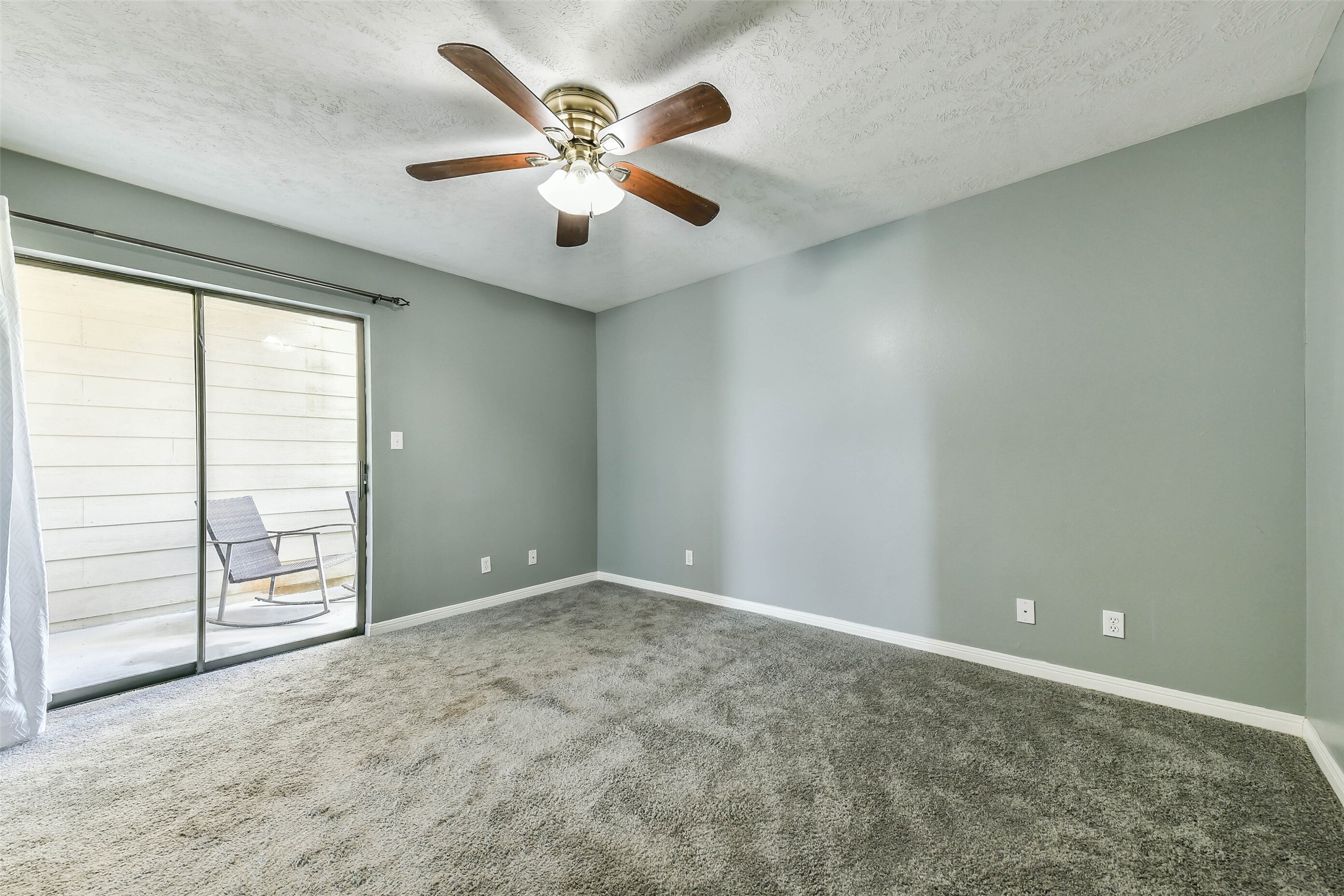 2501 Gulf Freeway 243d Property Photo 17