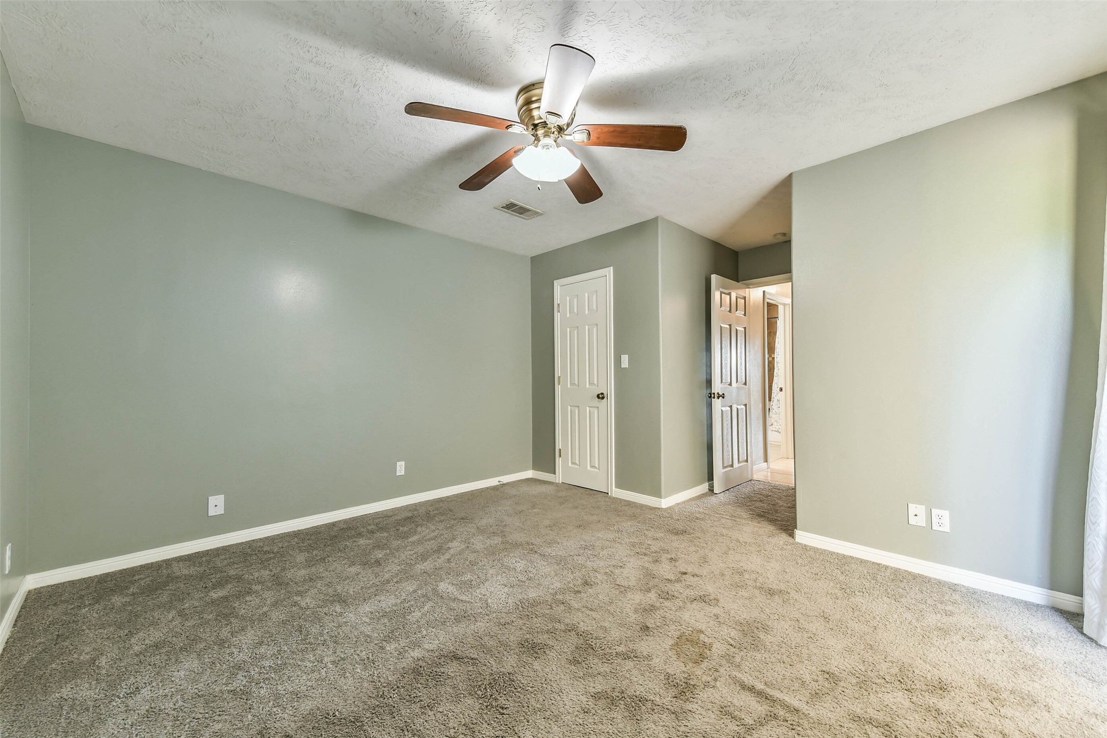 2501 Gulf Freeway 243d Property Photo 18