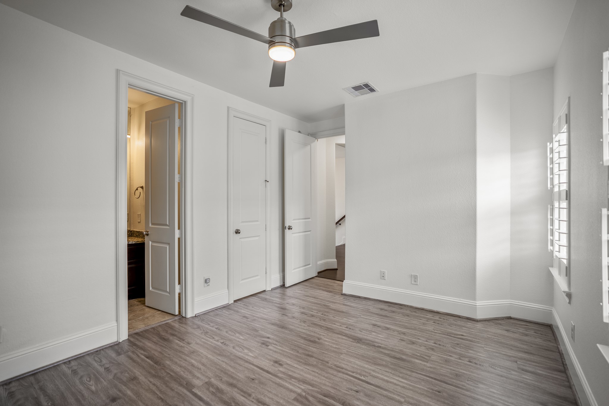 908 Amelia Street Property Photo 29