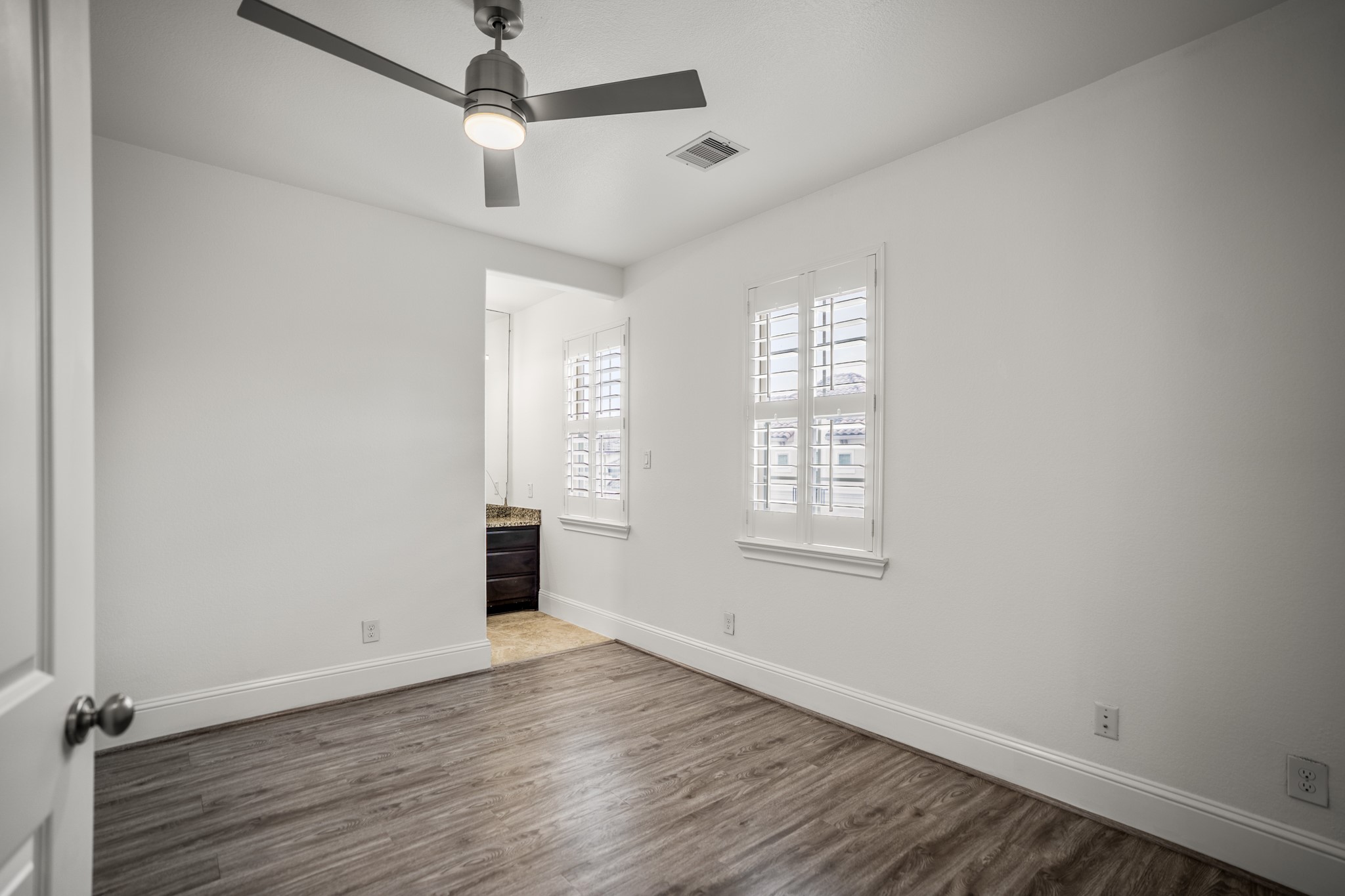 908 Amelia Street Property Photo 33