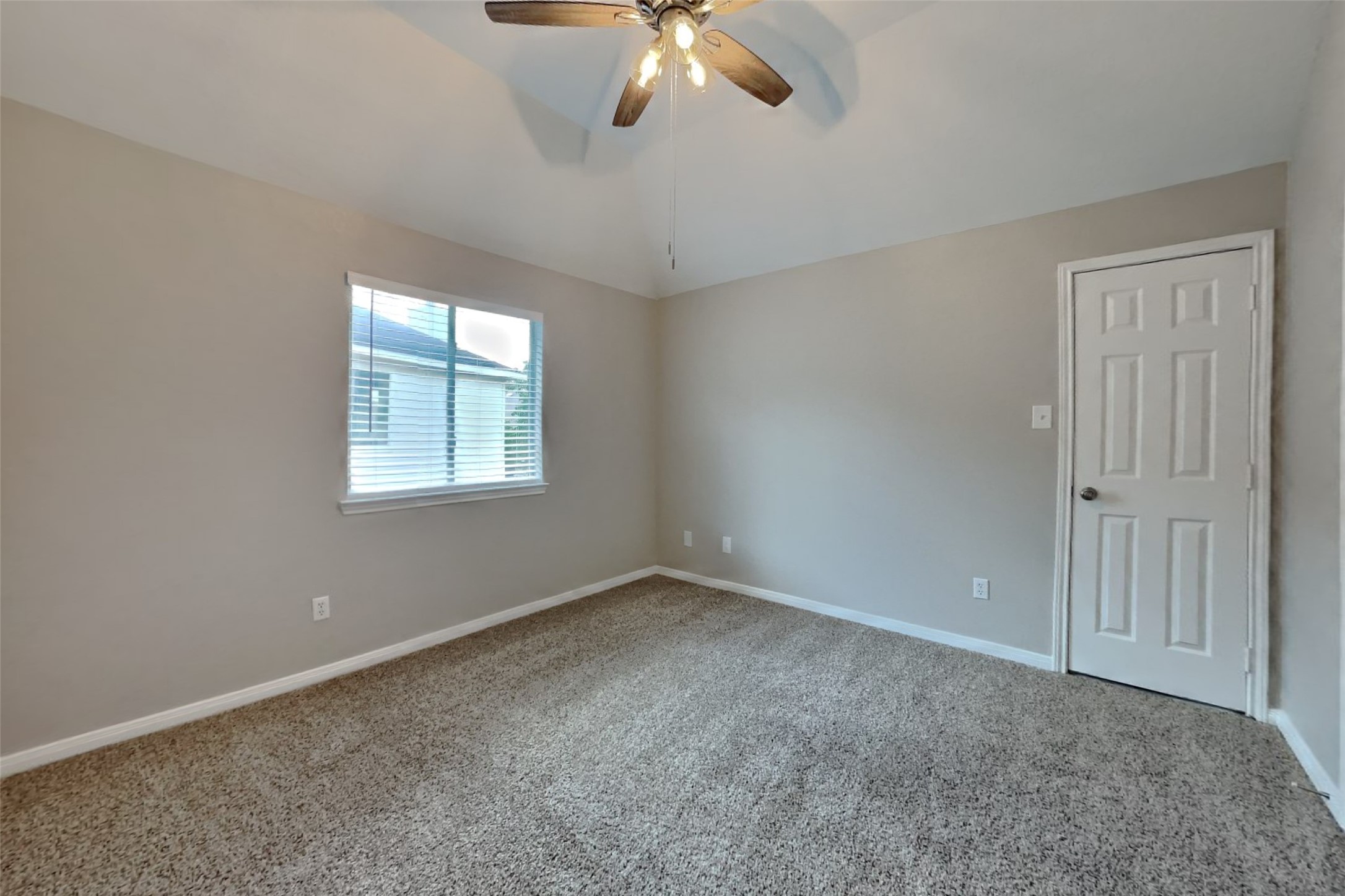 4811 Beaver Pond Circle Property Photo 13