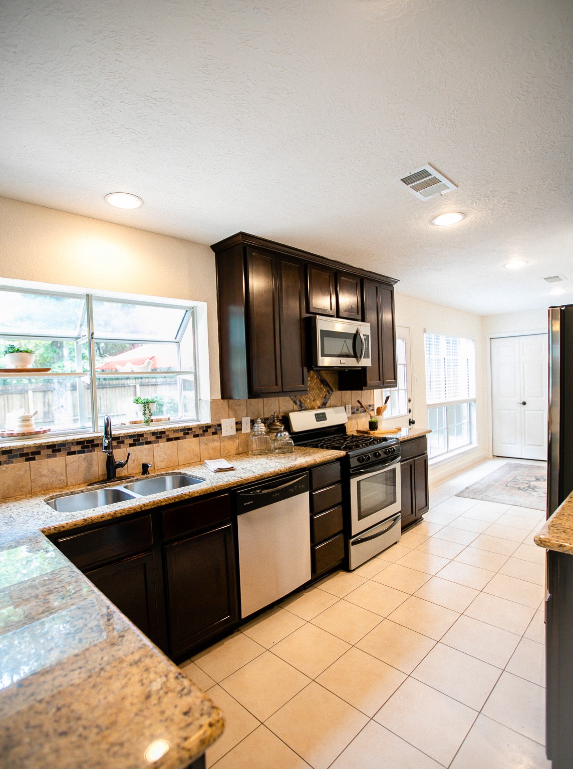36 Fallenstone Drive Property Photo 11