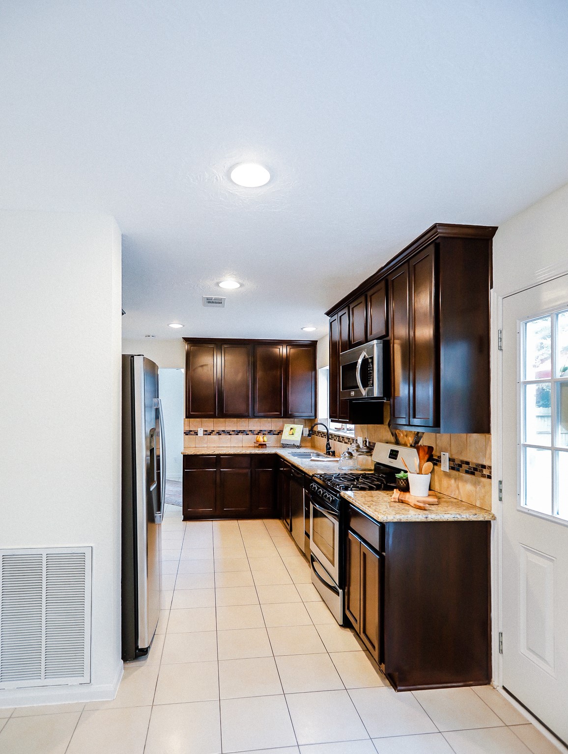 36 Fallenstone Drive Property Photo 16