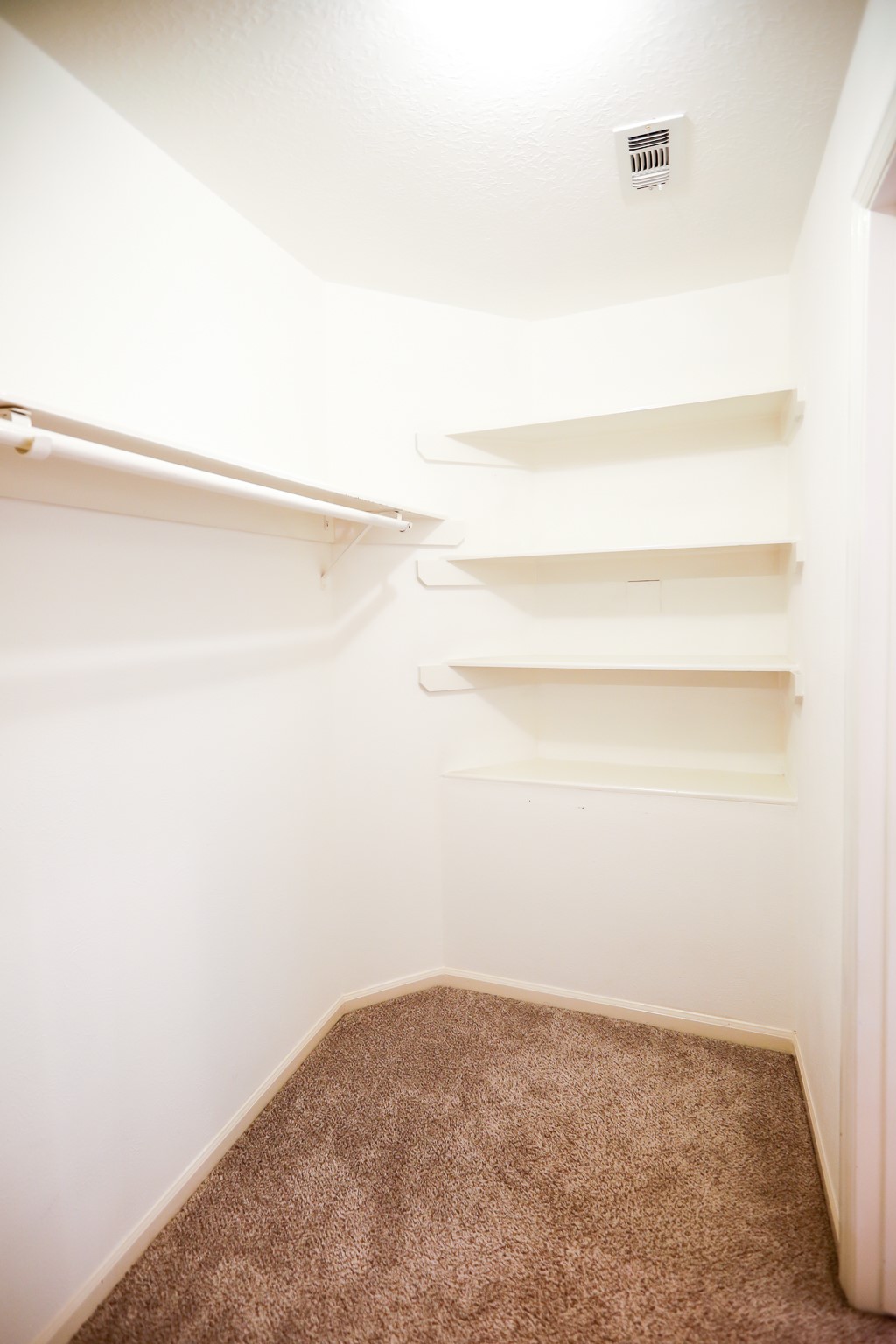 36 Fallenstone Drive Property Photo 23