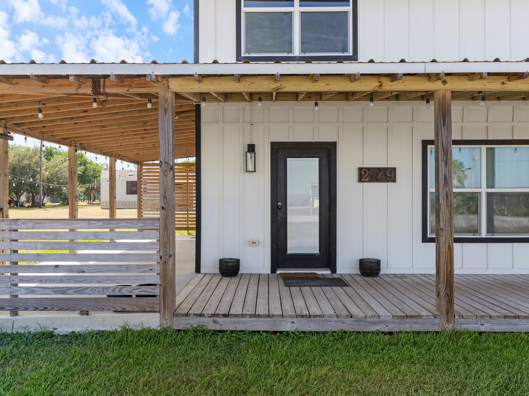 2749 W Bayshore Drive Property Photo 4