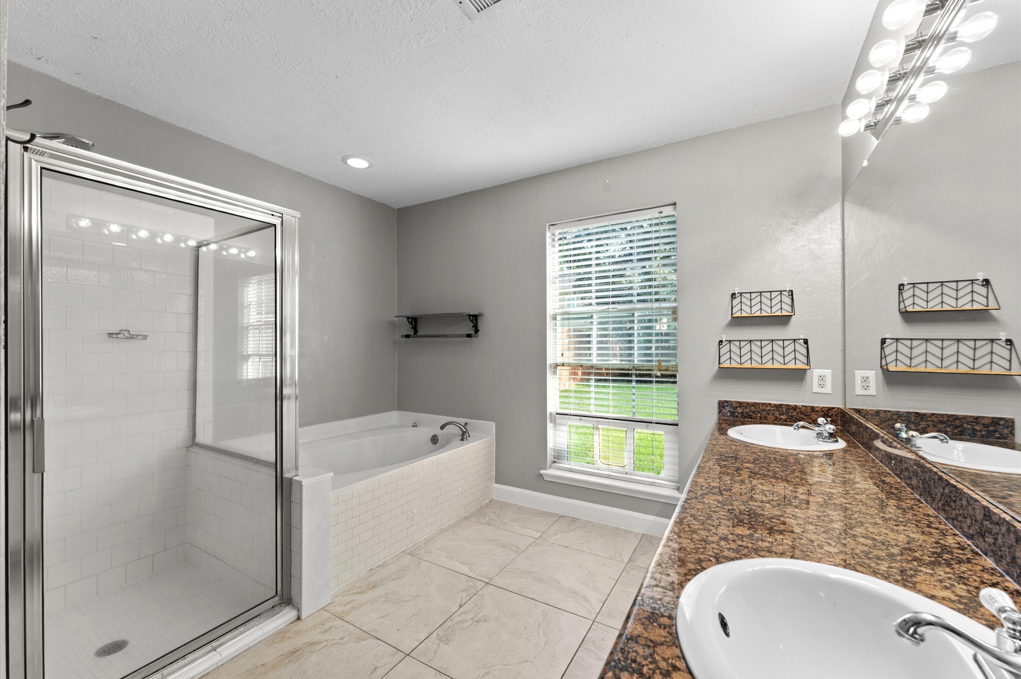 16338 Hickory Point Road Property Photo 17
