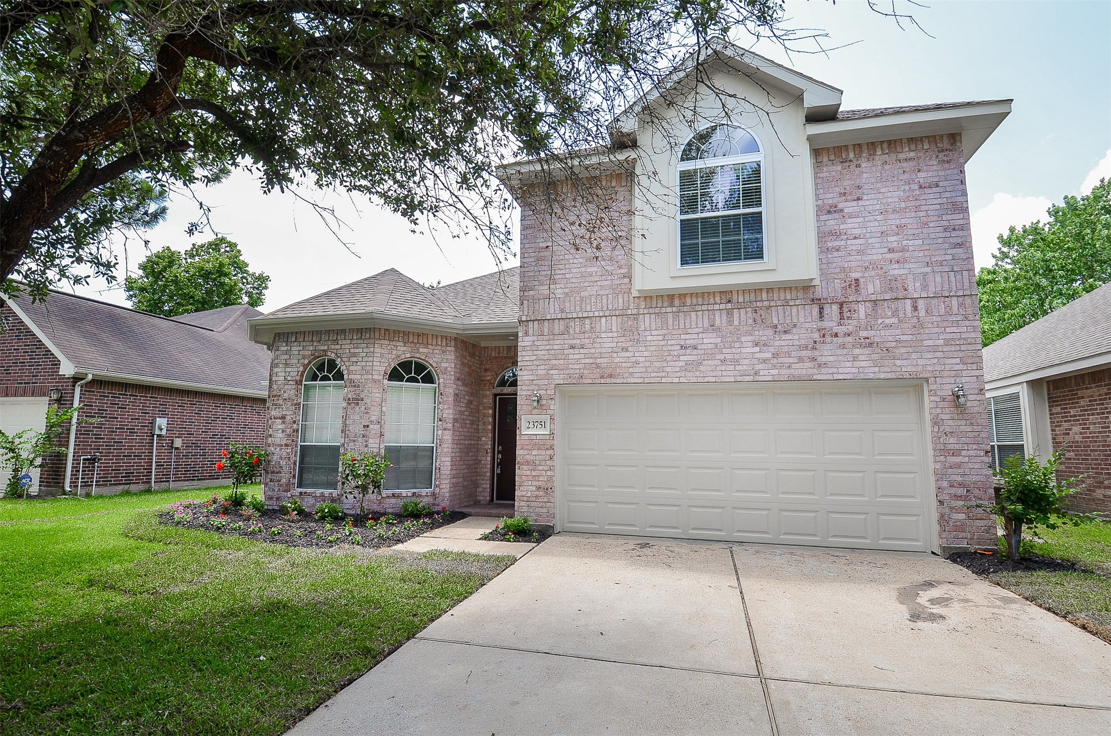 23751 River Place Drive Property Photo 2