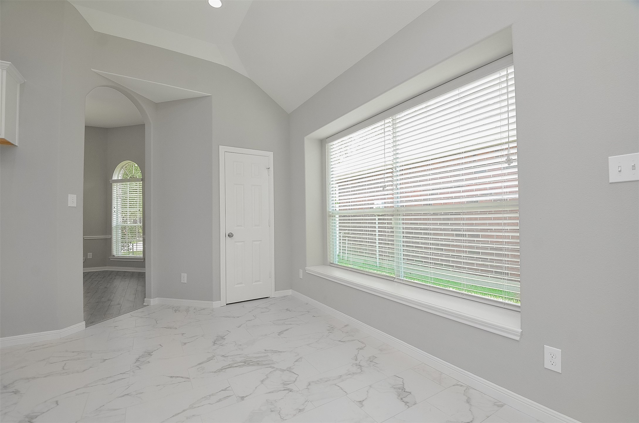 23751 River Place Drive Property Photo 13