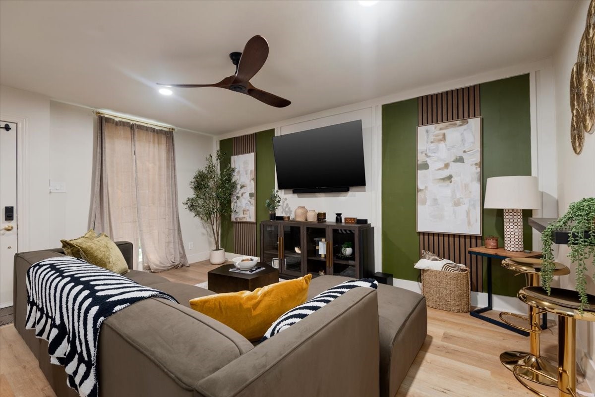 5217 Arboles Drive E Property Photo 8