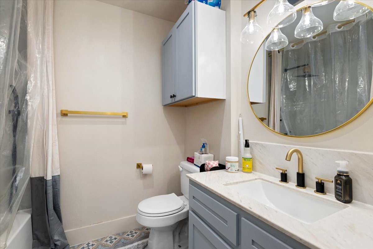 5217 Arboles Drive E Property Photo 18