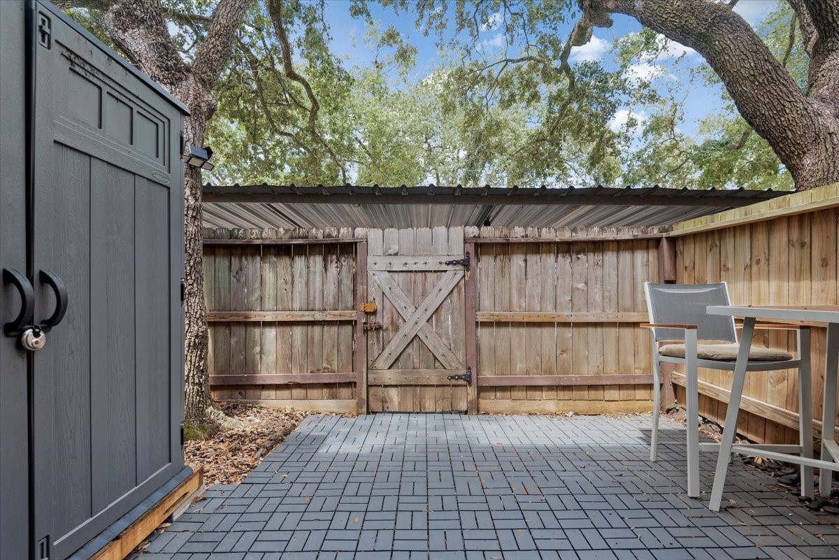 5217 Arboles Drive E Property Photo 21