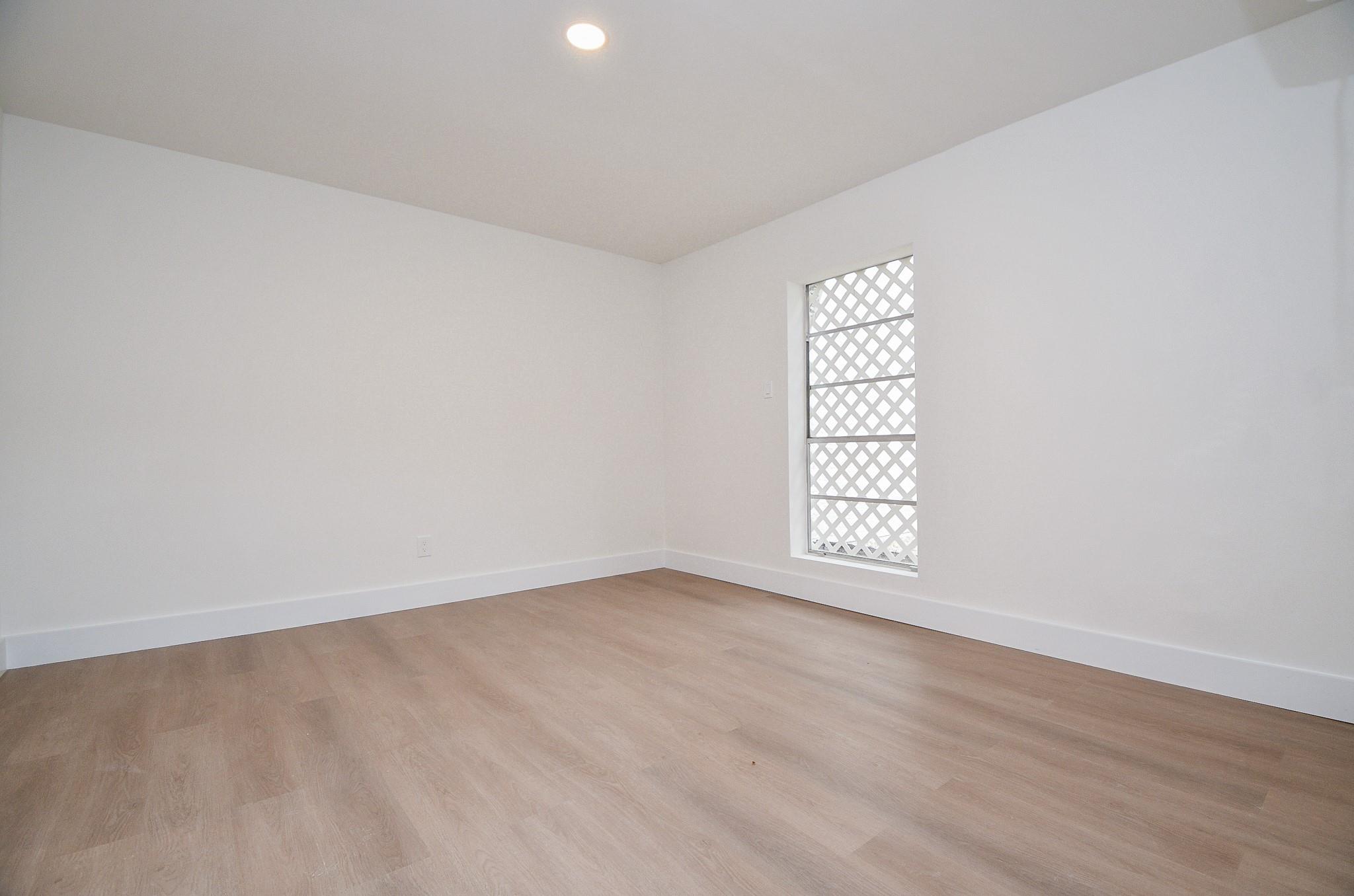 7528 Chevy Chase Drive Property Photo 28