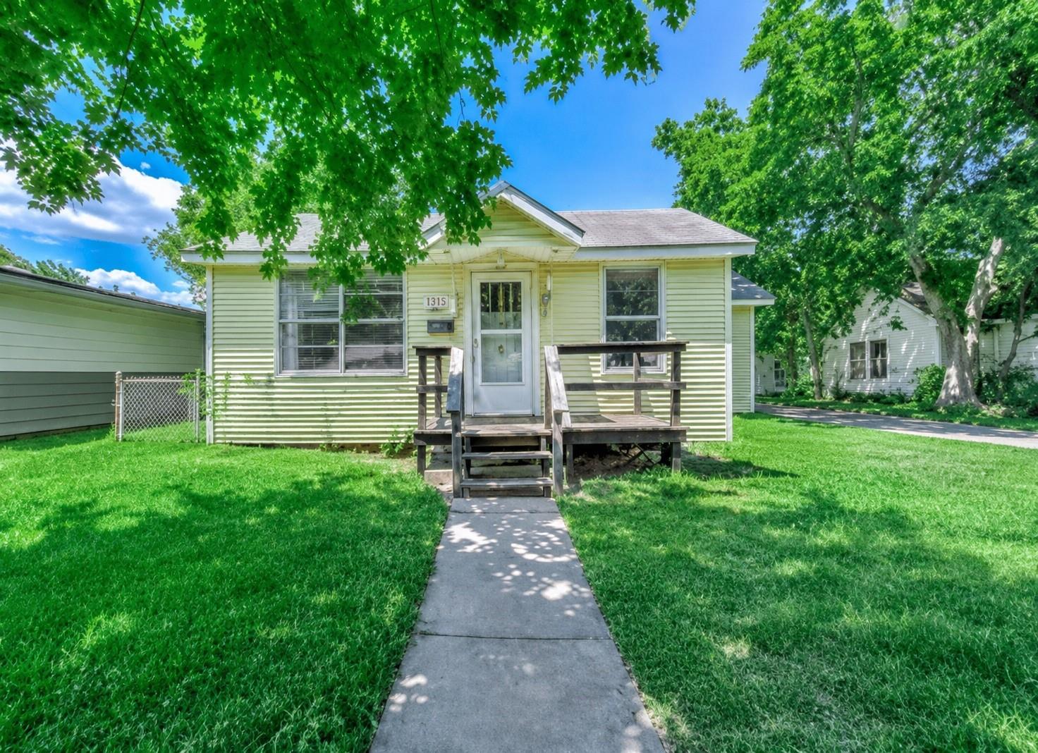 207 N Logan Street, Texas City Tx 77590 Property Photo 1