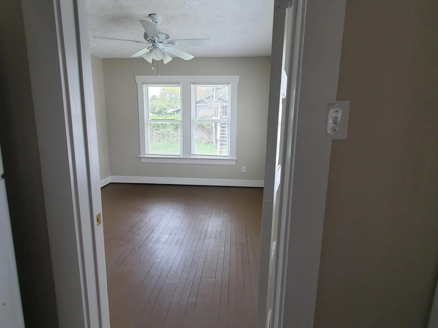 804 Louise St Property Photo 2