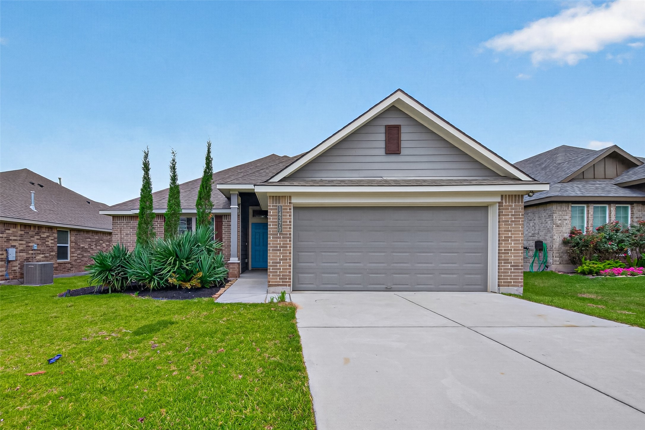14370 S Summerchase Circle Property Photo 1