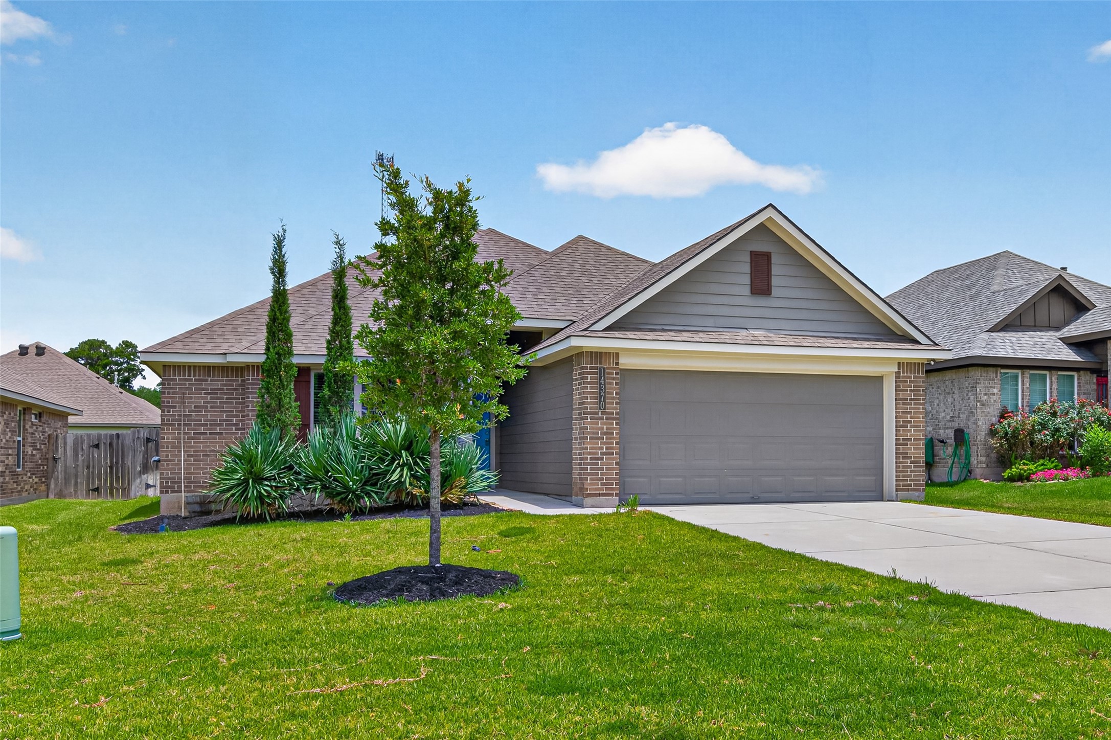 14370 S Summerchase Circle Property Photo 3